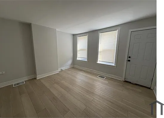 1114 Lancaster Ave — Photo 3