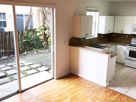 4th image of 7802 NW 114th Pl