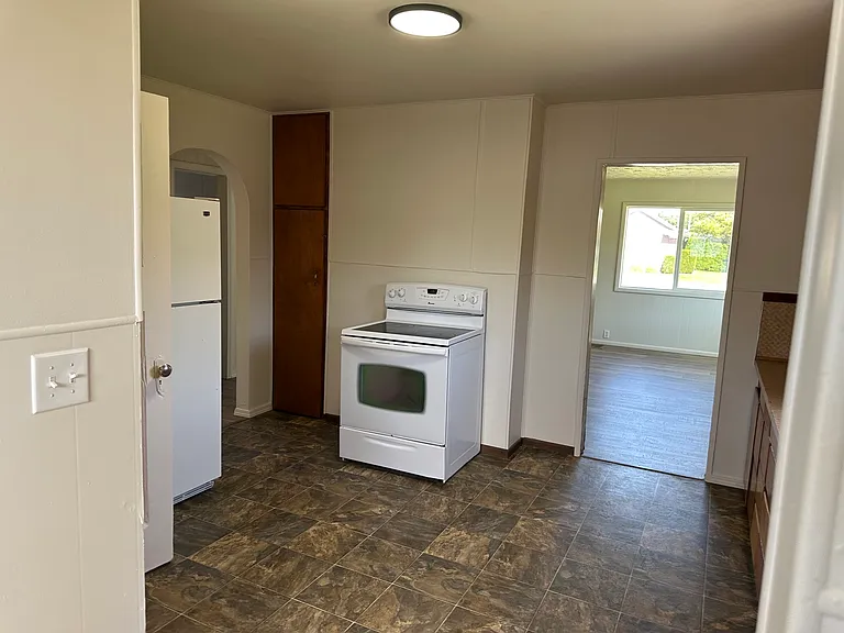 721 Main St — Photo 5