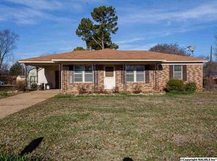 502 Briarwood Dr SW, Decatur, AL 35601