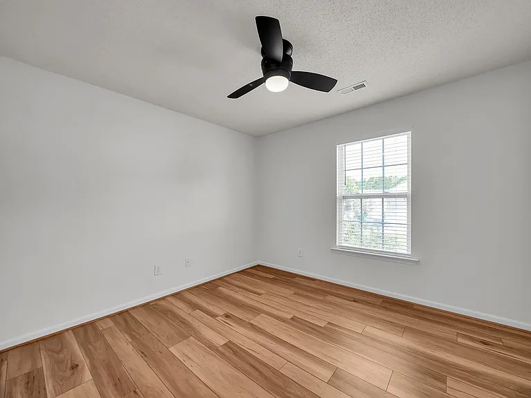 408 Holmes Blvd — Photo 48