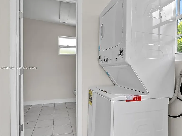 2309 SW 62nd Ave #A — Photo 8