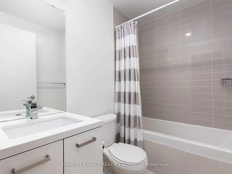 39 Brant St #717 — Photo 7