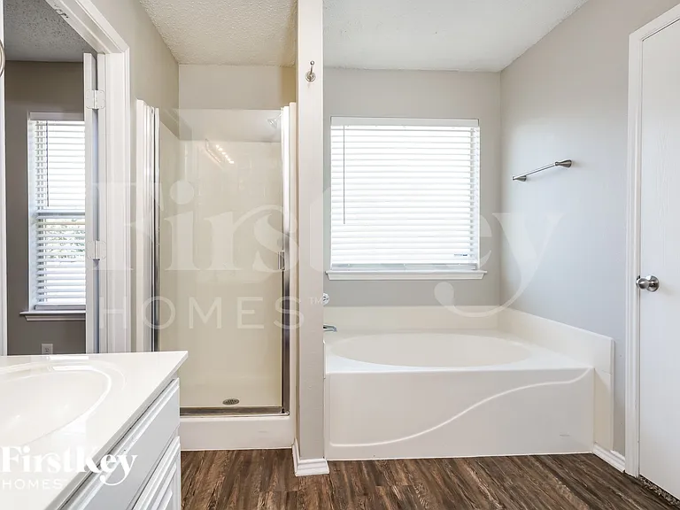 8128 Modesto Dr — Photo 10