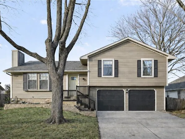 15512 W 151st Ter, Olathe, KS 66062