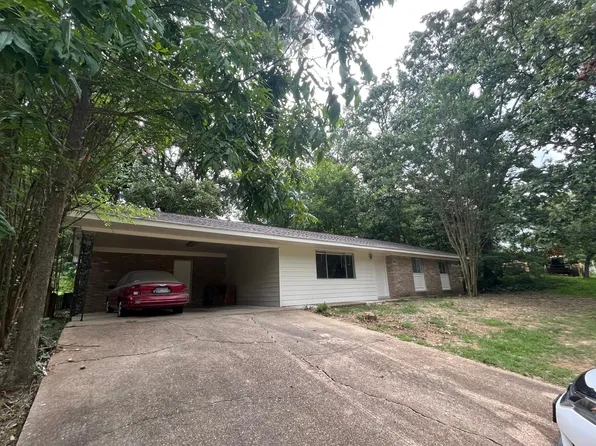 2602 Maple Dr, Starkville, MS 39759
