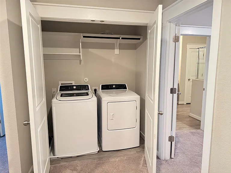 2328 Calvert Dr — Photo 20