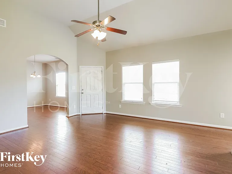4737 Rosser Loop Dr — Photo 5