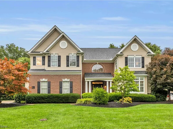 361 Harbor Ct, Avon Lake, OH 44012