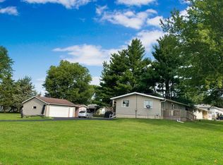 1348 Robert Dr, Freeport, IL 61032