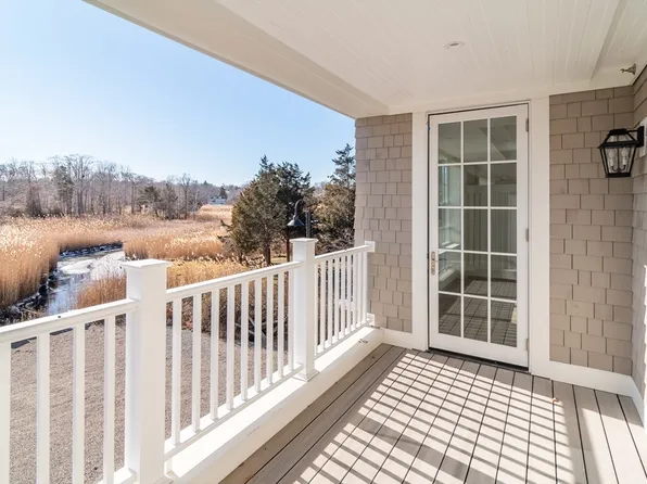 87 Elm St #215, Cohasset, MA 02025
