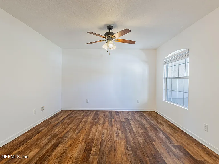 1630 Vineland Cir #B — Photo 5