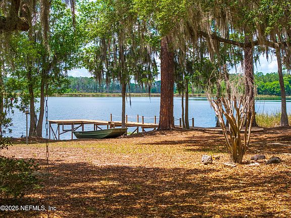 2nd image of 150 INDIAN LAKES Road