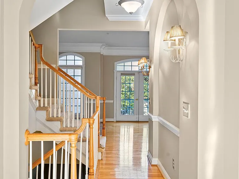 5237 Bessley Pl — Photo 18