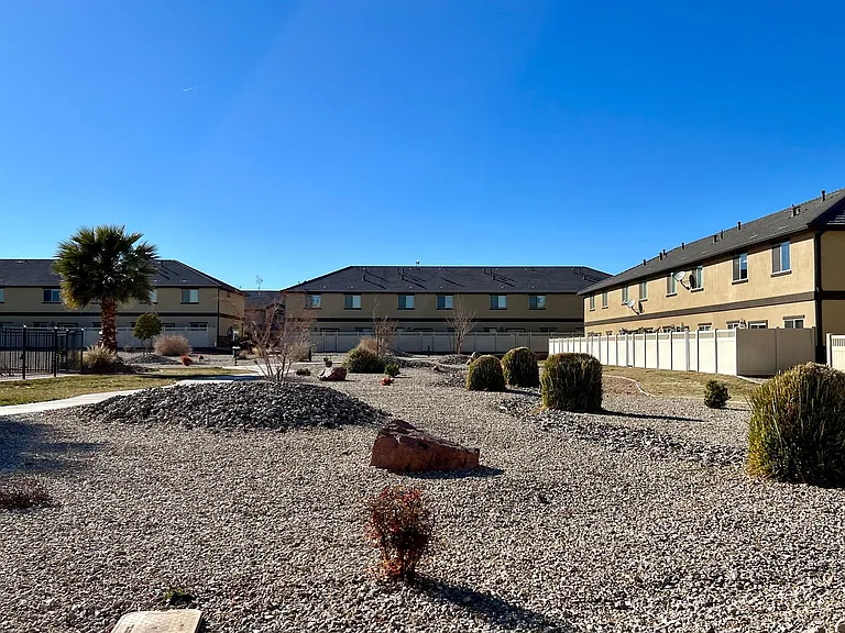 2520 Blackhawk Dr #30 — Photo 47