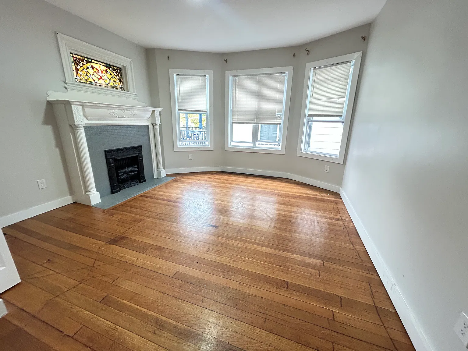 4 bed, 1800 sqft, $4,000 — Photo 2