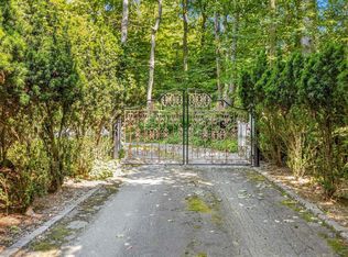 68 Cove Neck Rd, Oyster Bay, NY 11771