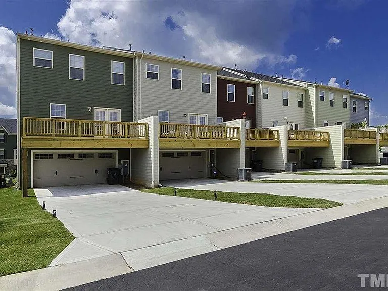 1071 Branch Line Ln — Photo 2
