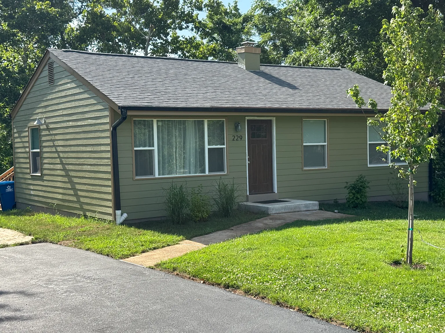 229 Ramsey Ln — Photo 1