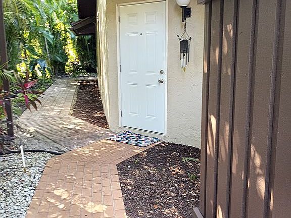 2nd image of 10083 Laurelwood Pl