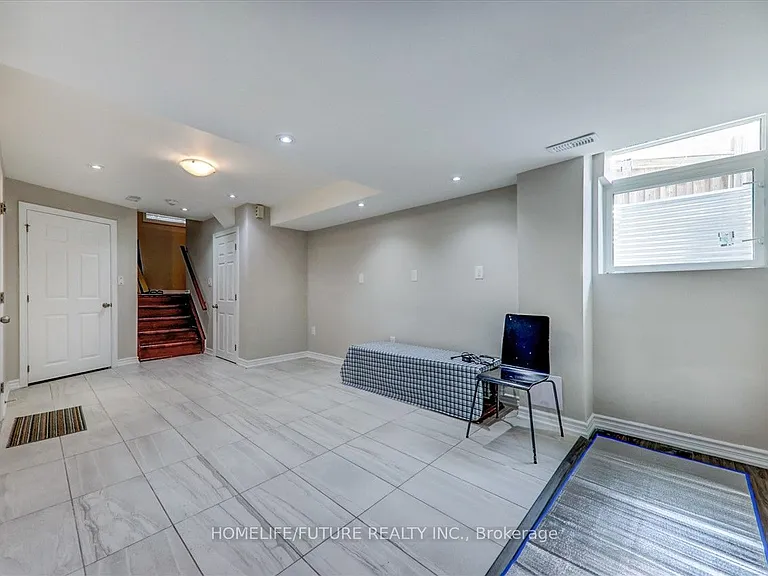 49 Peppermint Close #BASEMENT — Photo 9