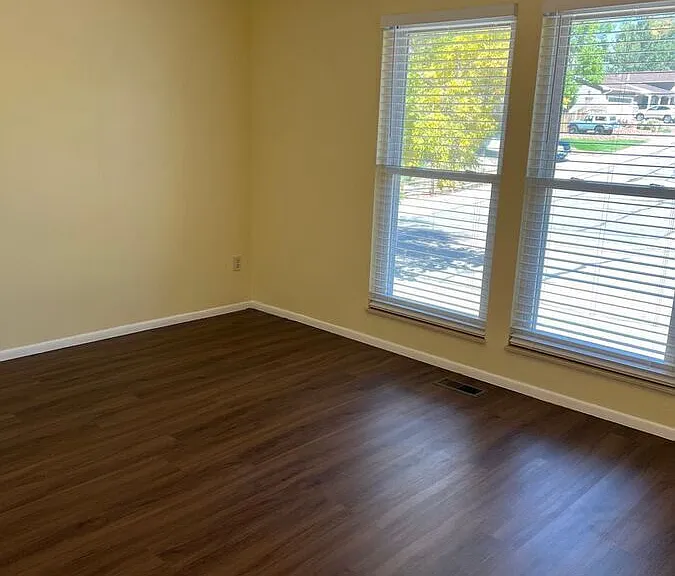 5345 Waddell Ave — Photo 7