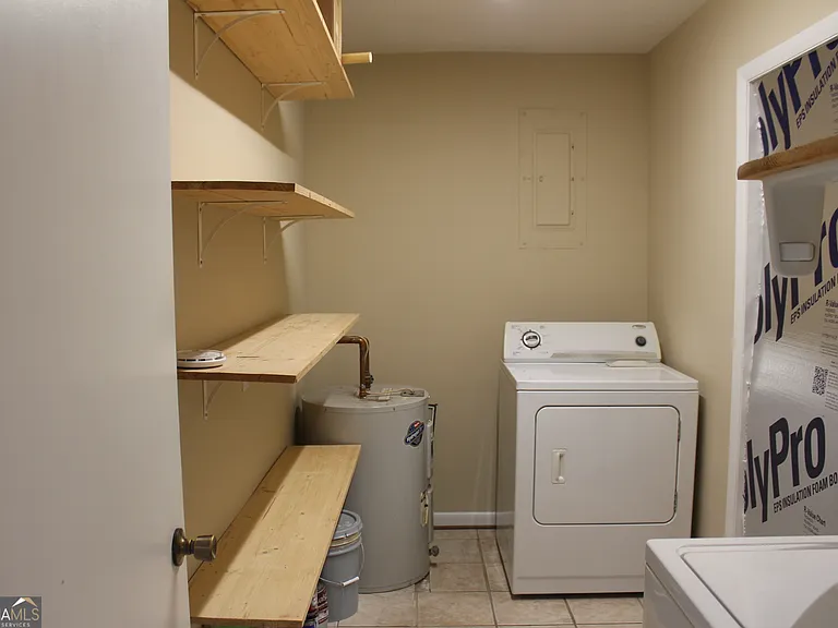 128 Sandy Way — Photo 8
