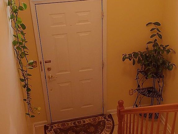 Split foyer view