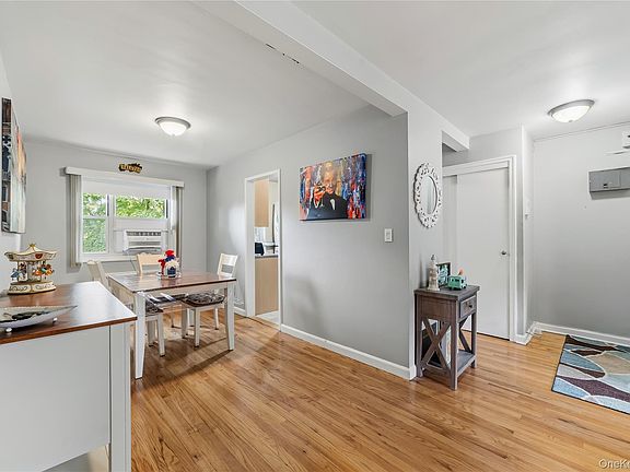 4th image of 836 N Broadway #2D