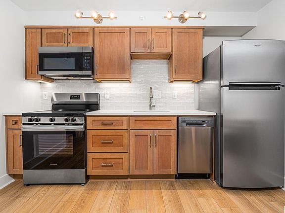 5th image of 219 Greensboro Ave #1105