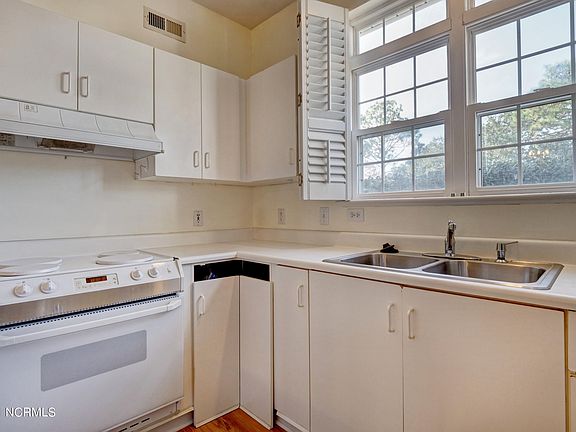 5th image of 3919 Mayfield Ct
