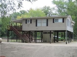 236 S River Rd, Elsberry, MO 63343