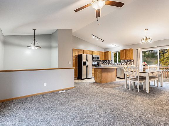 5th image of 605 Birch Run St