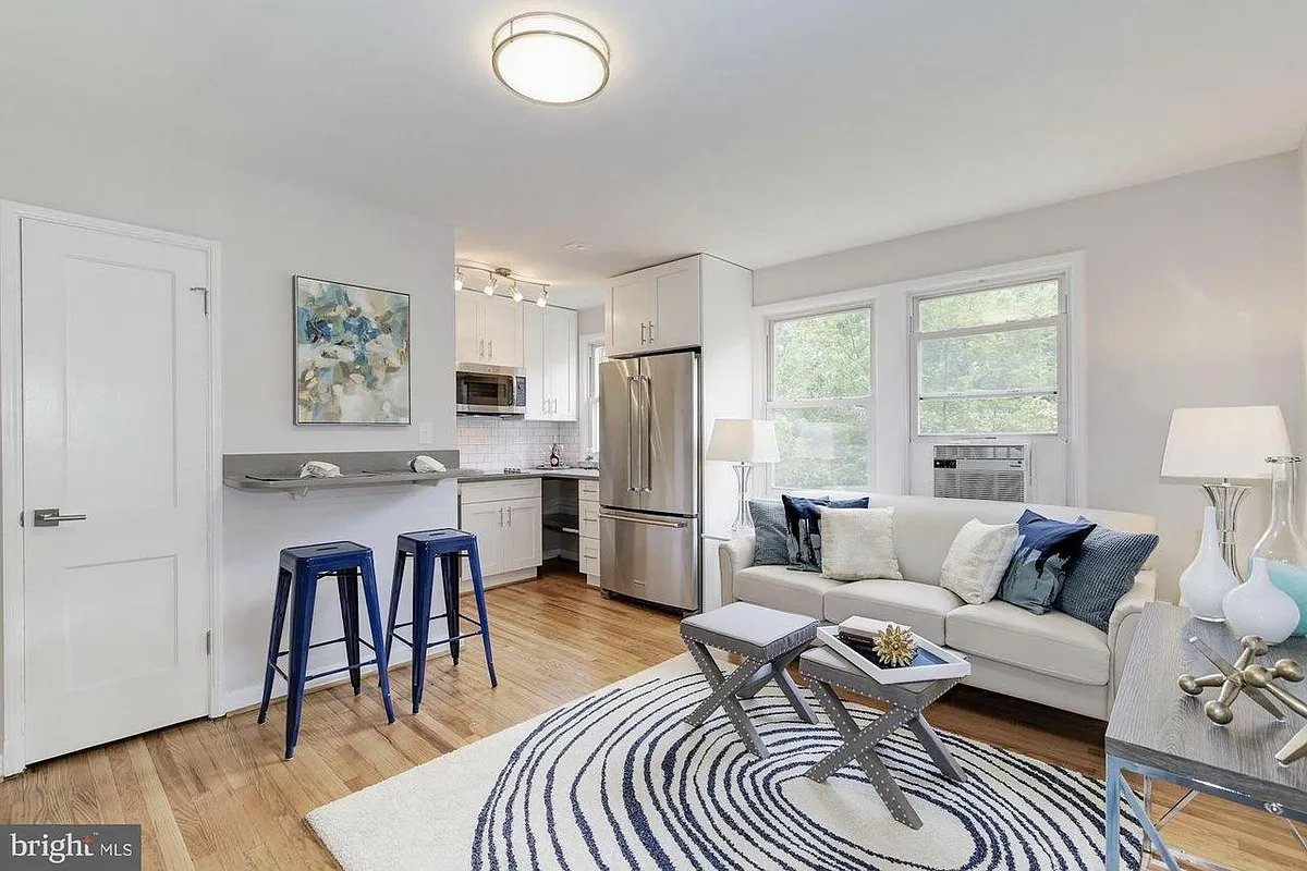 Building Photo - 4004 Beecher St NW #301