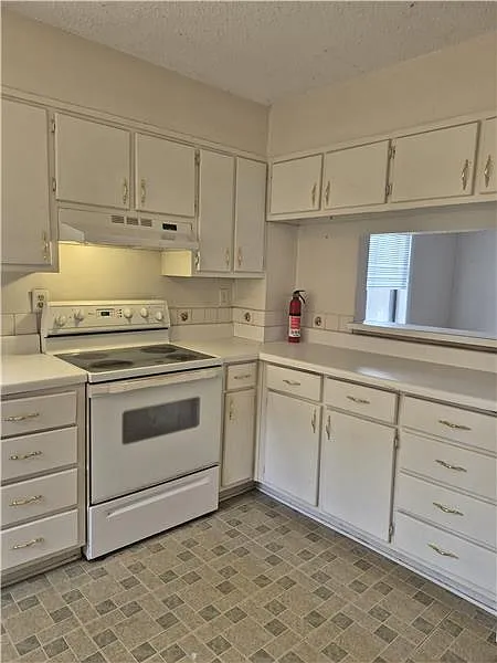 2 bed, 2.5 bath, 1572 sqft, $65,000 — Photo 3