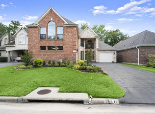 11 Stonegate Park Ct, Spring, TX 77379