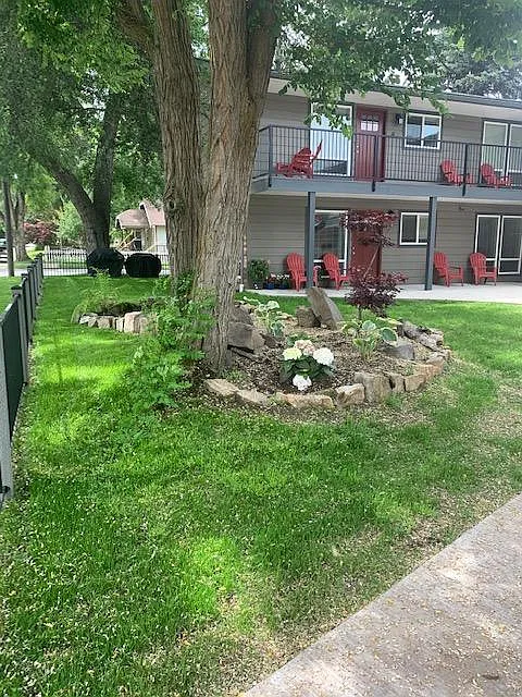 2 bed, 1000 sqft, $1,695 — Photo 2