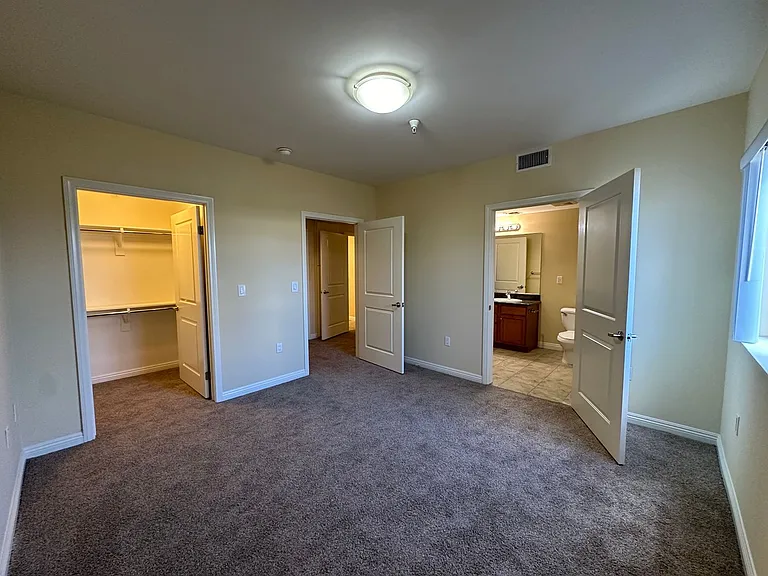 Bella Villa - Laurel — Photo 15