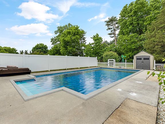 Private pool (virtual staged)