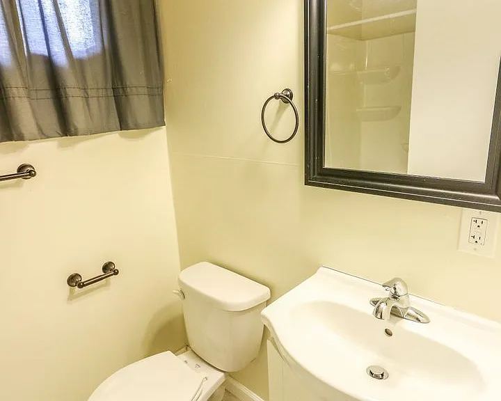 1425 Harry Rd — Photo 6