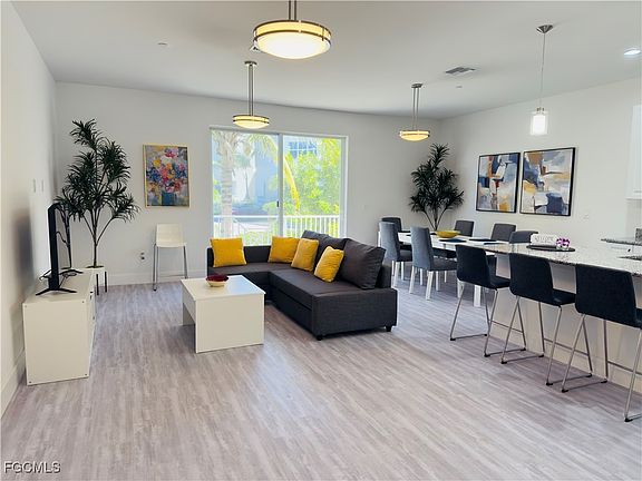 3rd image of 5865 Shell Cove Dr Unit 105