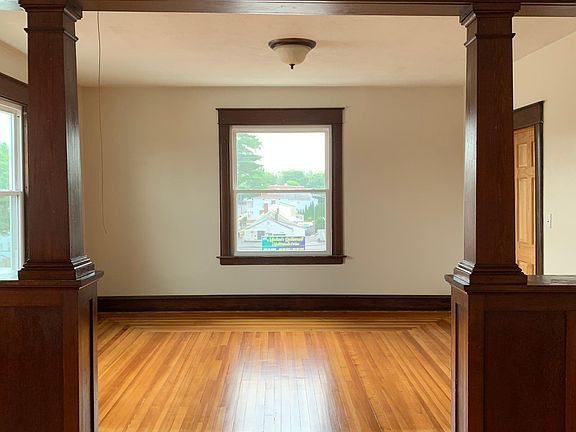 2nd image of 368 Allen St Floor 3