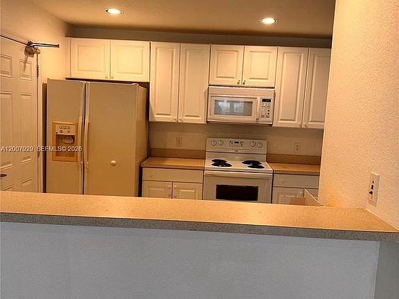 2nd image of 1804 Blue Heron Ln