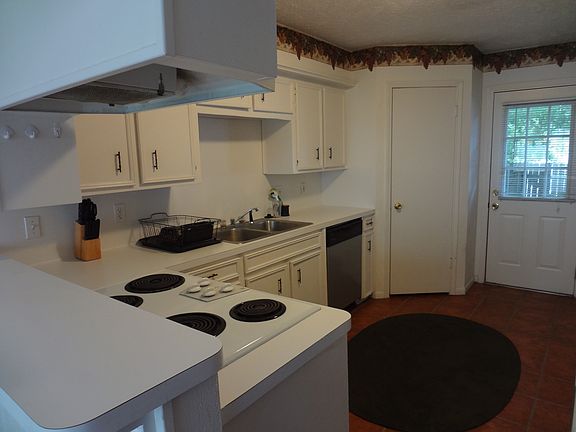 4th image of 10 T Huxley Ln