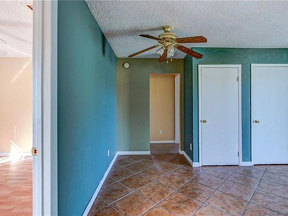 3rd image of 1804 Peach Ave