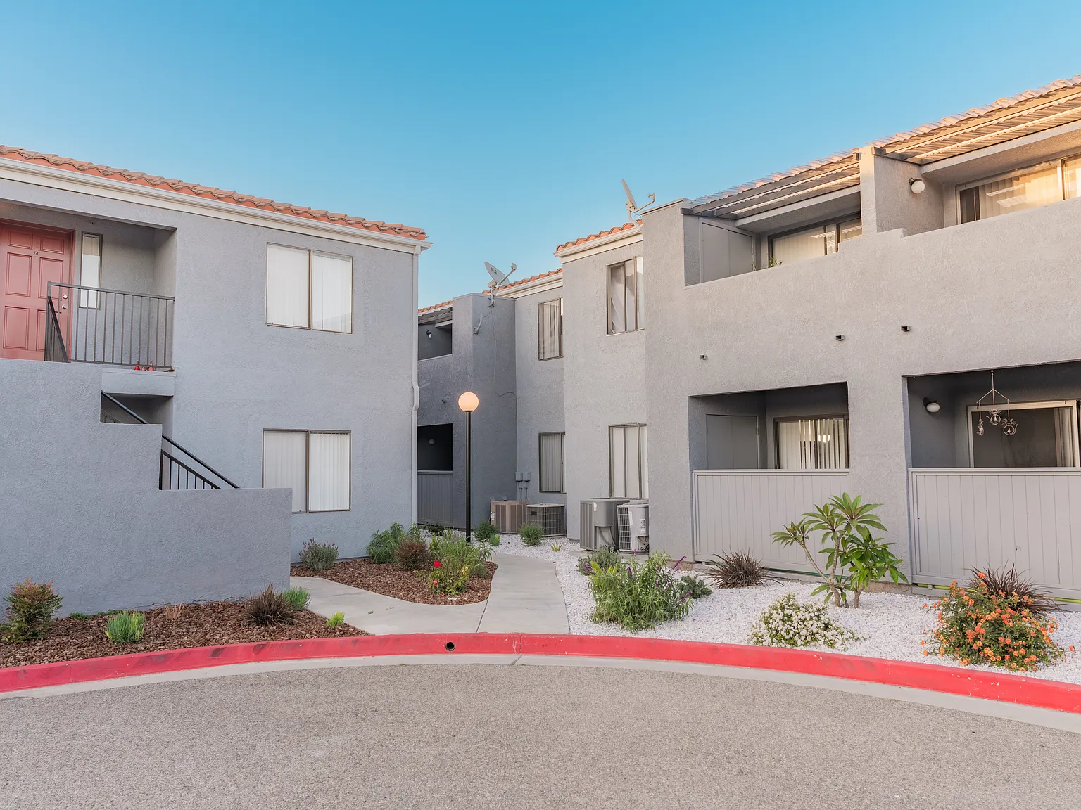 Citrus Court Apartments — Photo 4