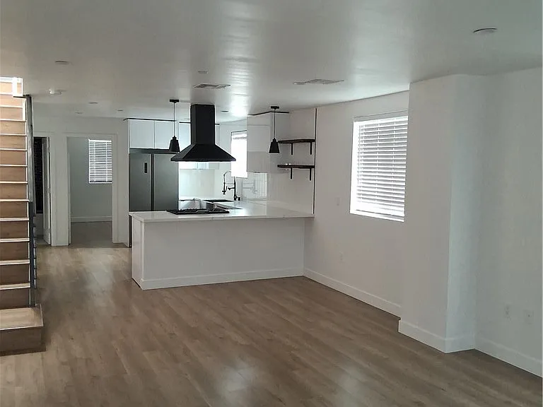 6419 Lexington — Photo 2