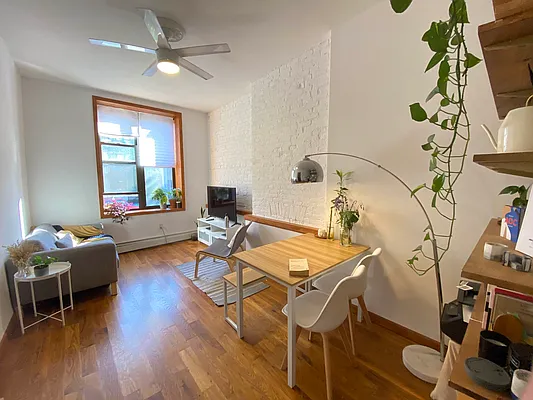 Rented by Massada Home Sales Inc | media 9