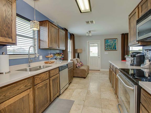 2nd image of 7913 Saskatoon Dr