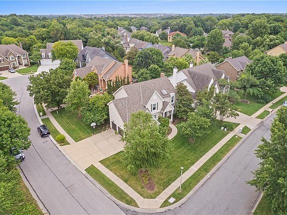 3rd image of 12803 Connell Dr